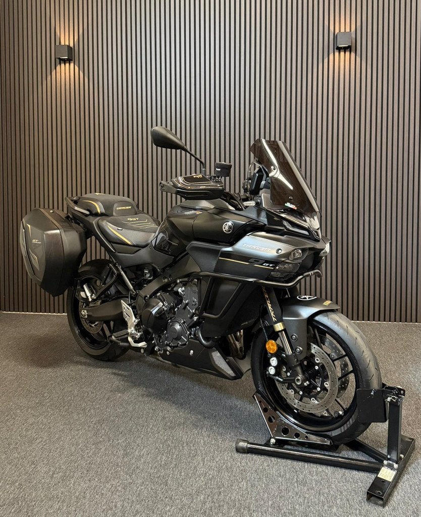 Yamaha Tracer 9 GT -QS-CARPLAY-CAMERA- BEUGELS-7037KM-BJ2025, Kolen Motors, 890 cc, Broekhovenseweg 130-2
5021LJ  TILBURG, NL