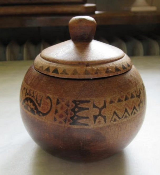 Potje van gedraaid hout en gedecoreerd, Antiek en Kunst, Kunst | Beelden en Houtsnijwerken, Houtsnijwerk, Minder dan 20 cm, Ophalen of Verzenden