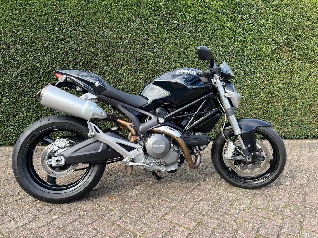 Ducati Monster 696 2010 - Sportieve Naked Bike, 2 cilinders, Motorrijbewijs A, Particulier, Meer dan 35 kW