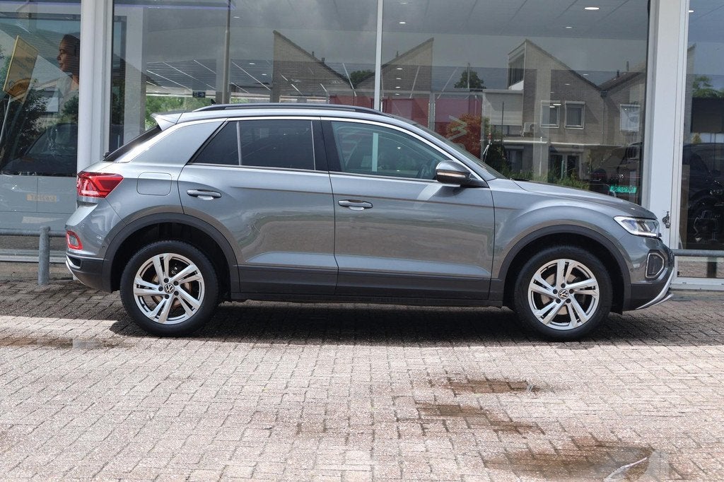 Volkswagen T-Roc 1.0 TSI 110pk Life 75 Edition | Camera | Ad, Voorwielaandrijving, 12 maanden, Stof, Gebruikt