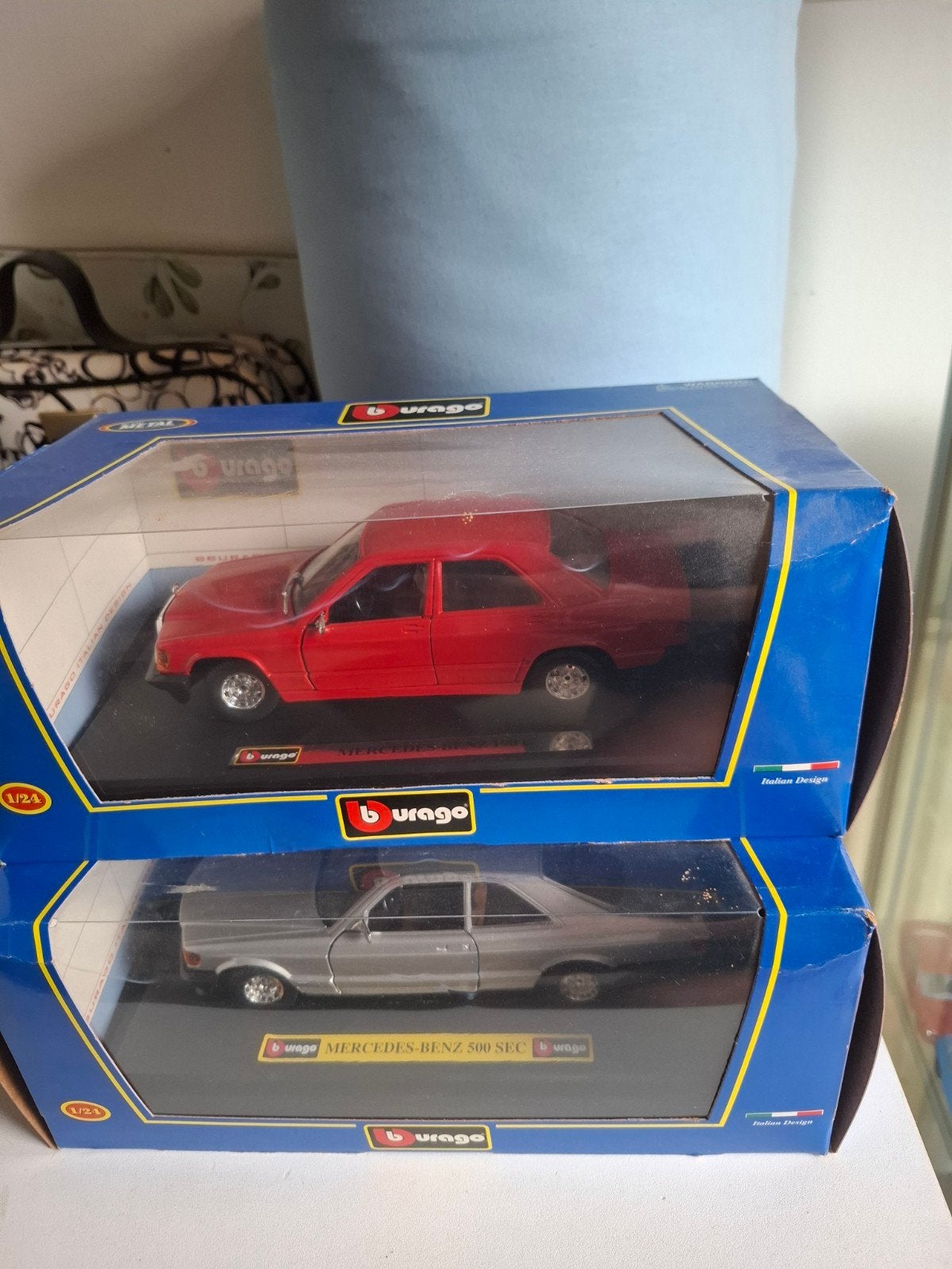2 mercedes burago 500 sec en 190. 1/24, Ophalen of Verzenden, Nieuw, Bburago