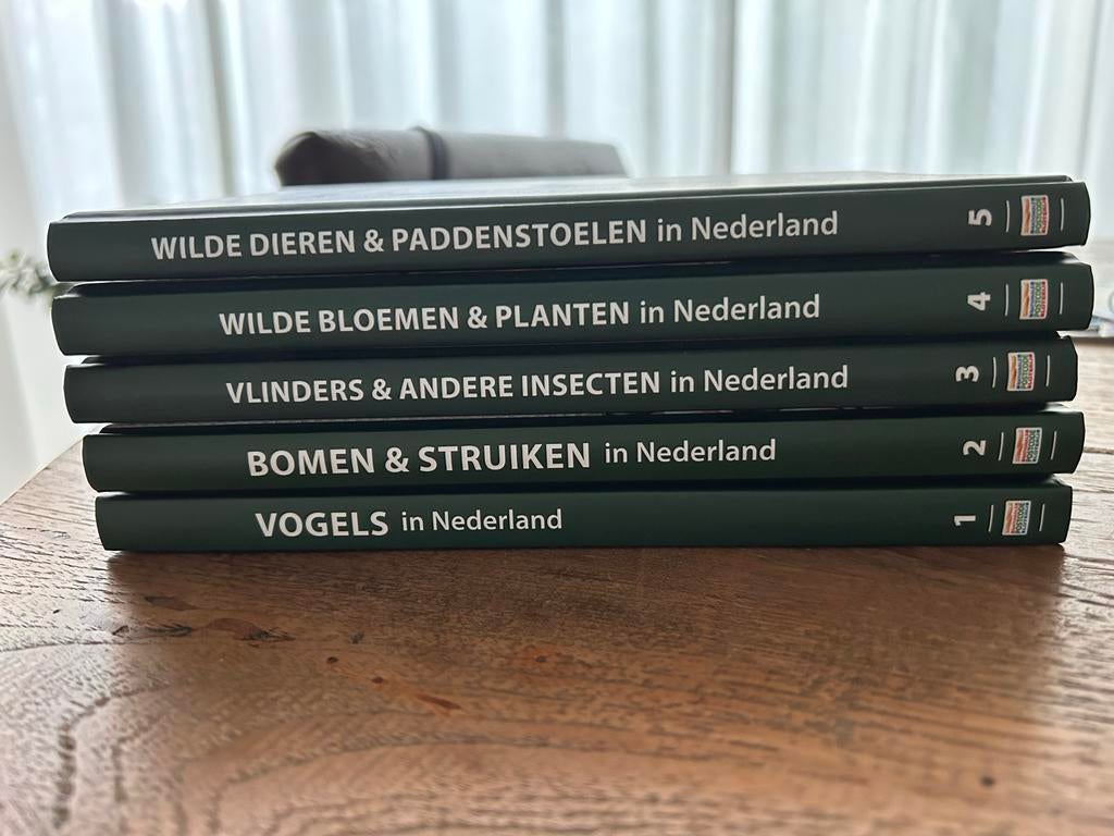 Set van 5 natuurboeken Postcodeloterij: Vogels, Bomen, Insec, Ophalen of Verzenden, Zo goed als nieuw, Natuur algemeen