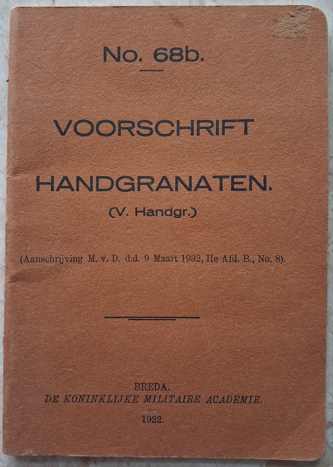Voorschrift handgranaten 1932 (met zeldzame loden knoop), Ophalen of Verzenden, Landmacht, Nederland, Boek of Tijdschrift