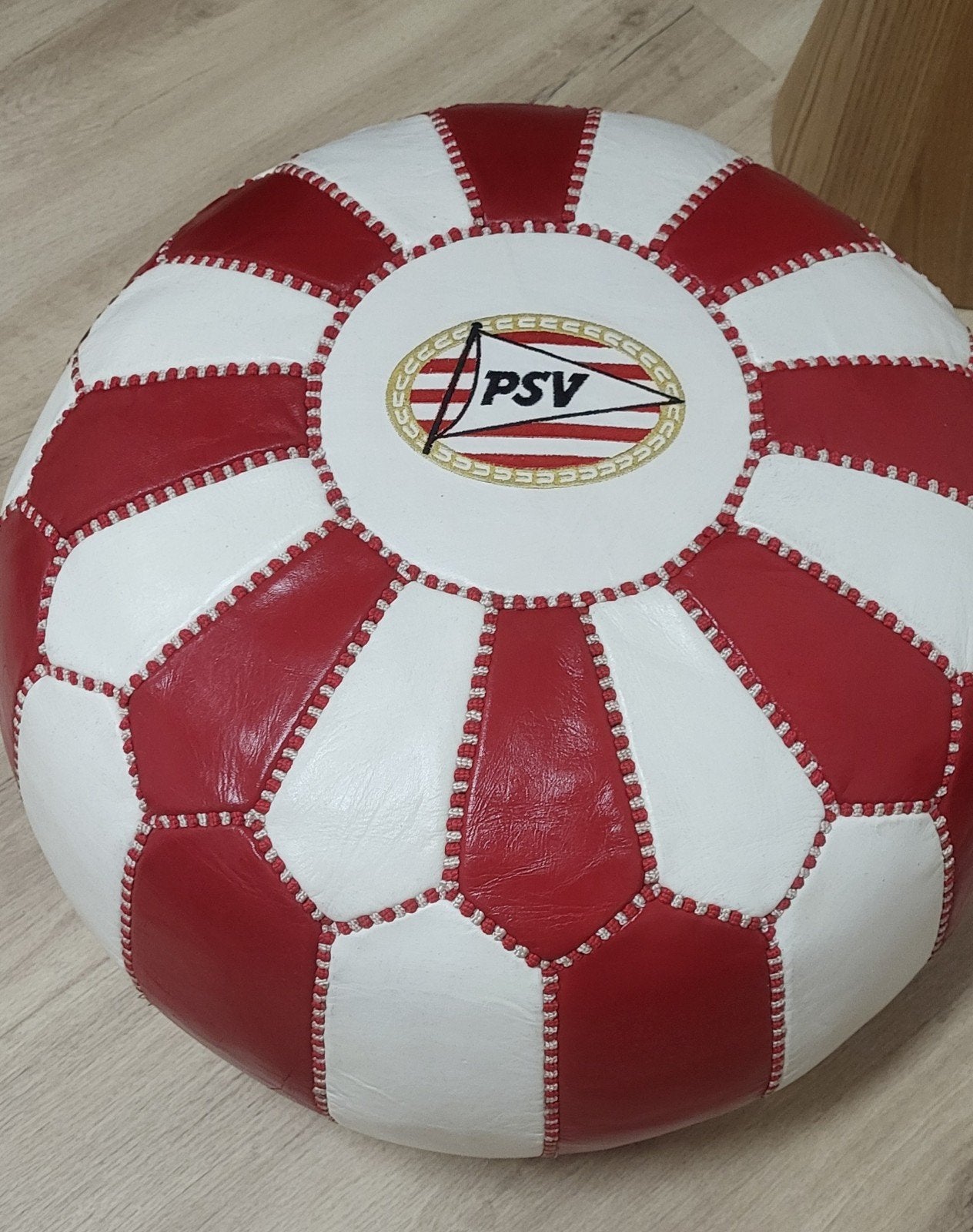 nieuwe Marokkaanse handgemaakte leren PSV poef, gevuld, Nieuw, Leer, Ophalen of Verzenden, 50 tot 75 cm