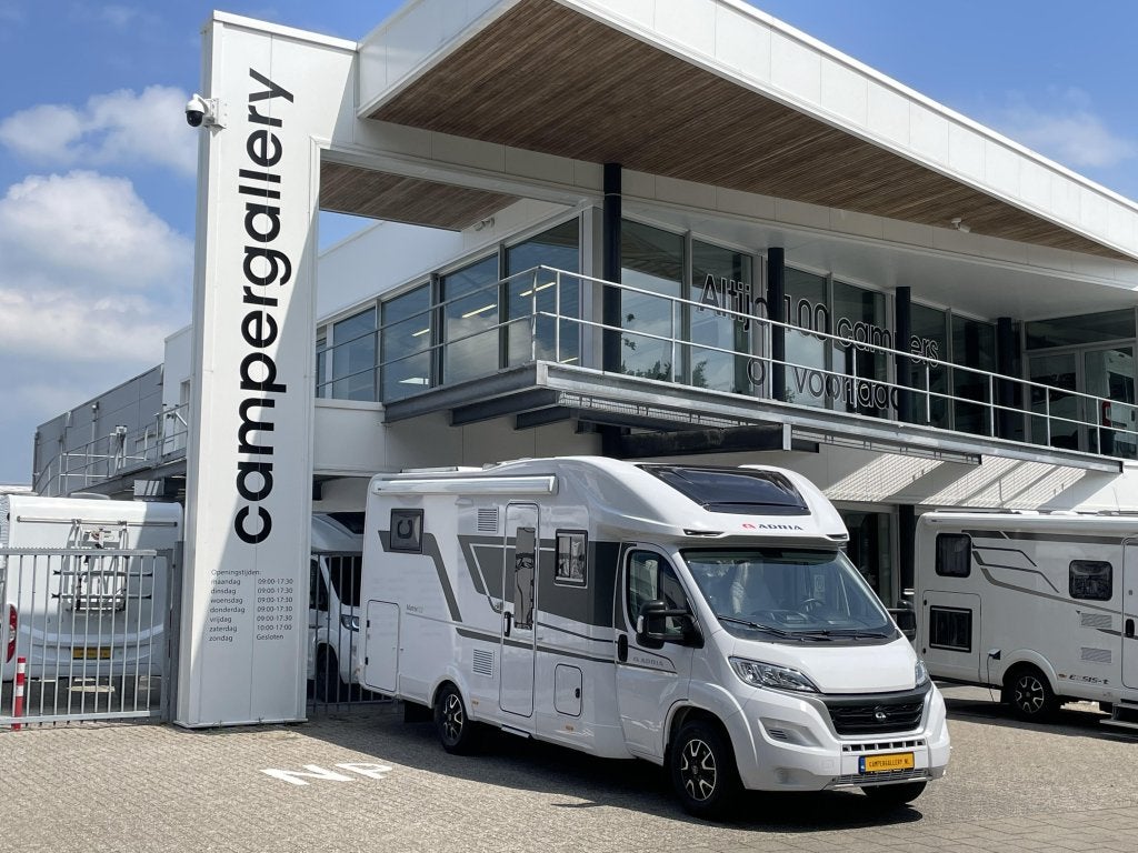 Adria Matrix Plus 670 DC QUEENSBED+HEFBED NIEUW MODEL 2024, Caravans en Kamperen, Campers, Bedrijf, tot en met 4, Half-integraal