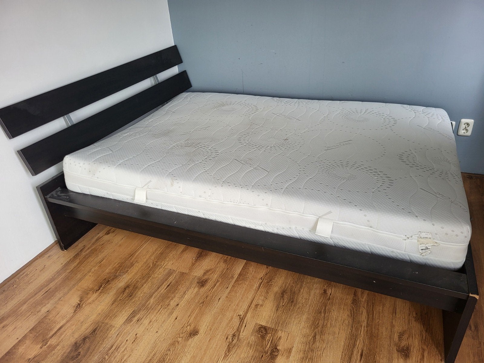 Gratis twijfelaar met matras (gebruikt, ligt nog goed), Gebruikt, Twijfelaar, Hout, 140 cm