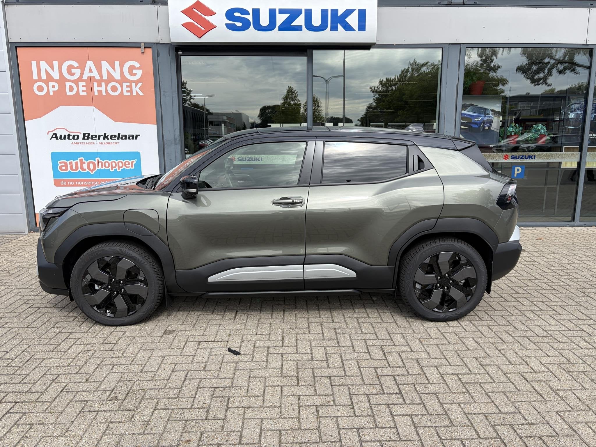 Suzuki e VITARA Style 61 kWh | 19inch velgen | DEMO | 360gra, Auto's, Suzuki, Gebruikt, 750 kg, Leder en Stof, 61 kWh