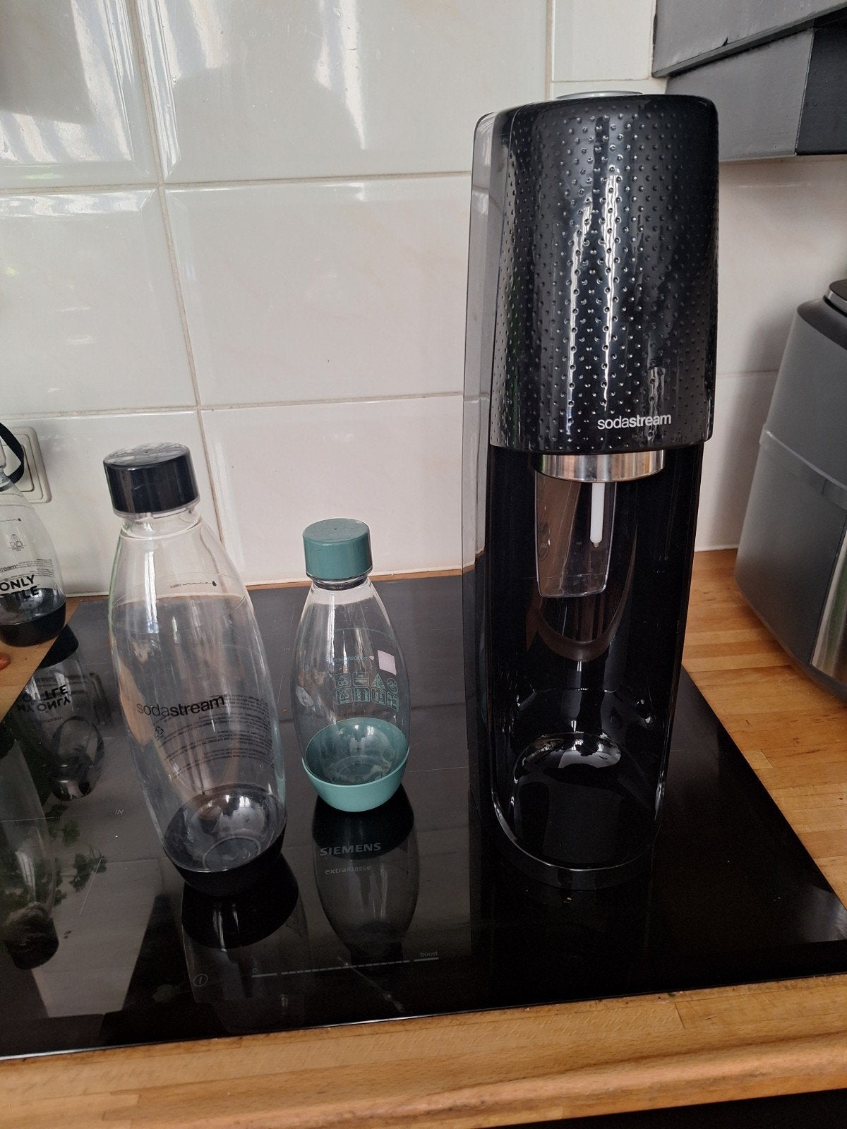 Sodastream met 2 flessen, Kunststof, Ophalen of Verzenden, Zwart, Overige merken