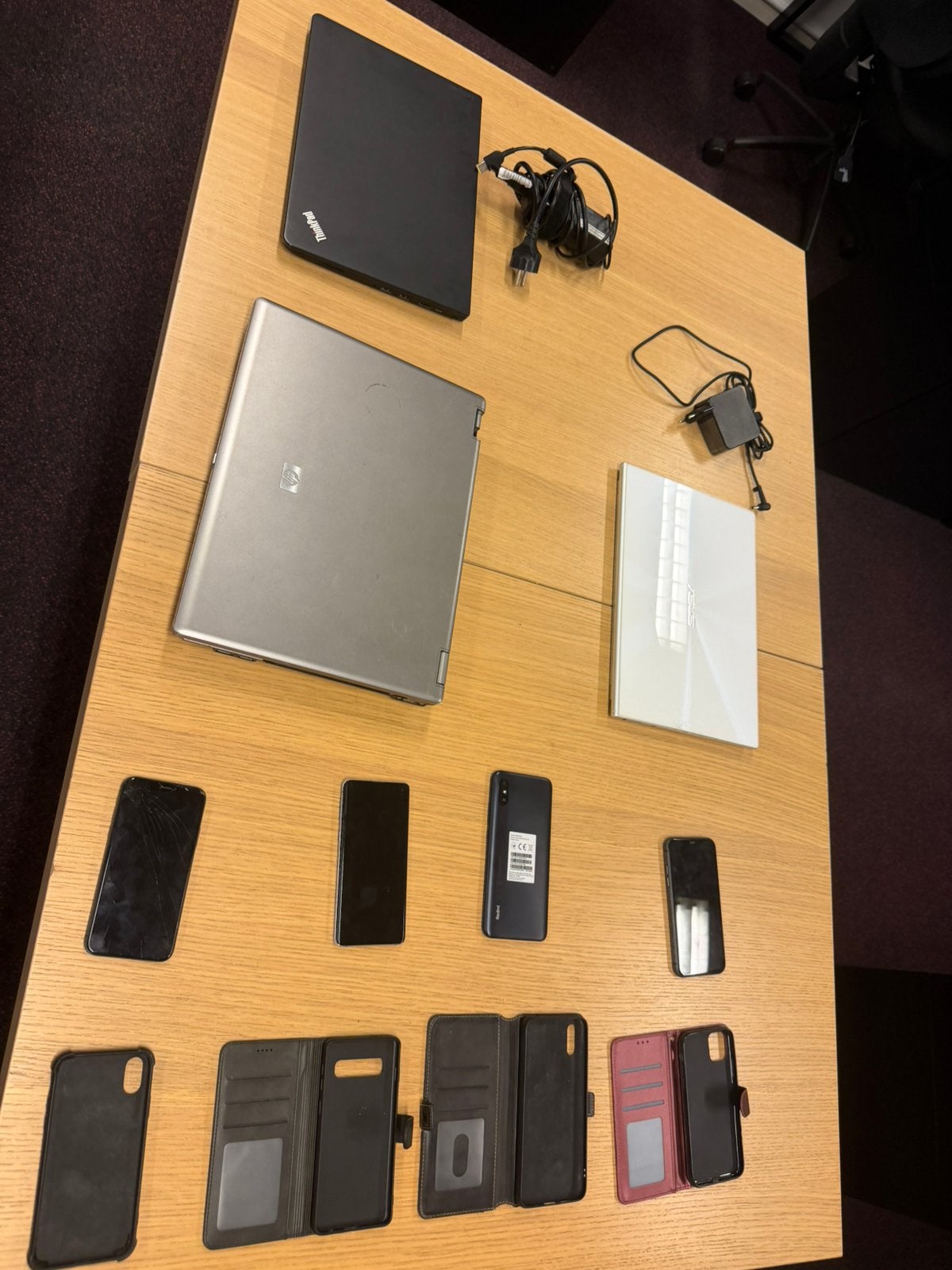 Partij Apple iPhones 11 Samsung Galaxy Lenovo Laptops, 256 GB, Zwart, Zo goed als nieuw, Zonder simlock