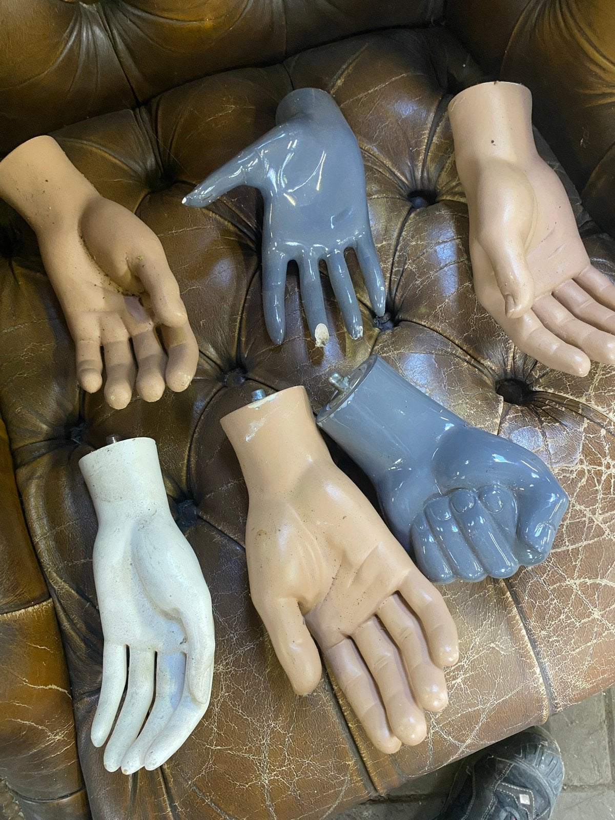 Set van 6 Mannequin Handen - Diverse Kleuren en Maten, Ophalen of Verzenden, Gebruikt
