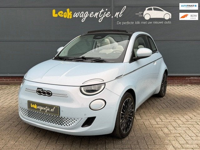 Fiat 500 C e La Prima 42 kWh Cabrio *camera *carplay *stoelv, Auto's, Gebruikt, 118 pk, Cabriolet, Leder