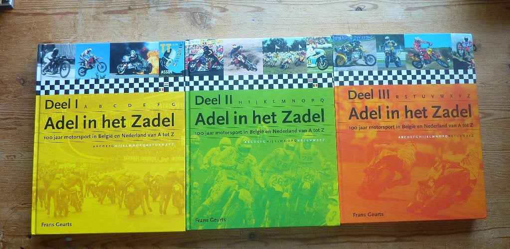 Adel in het Zadel - 100 jaar motorsport van A tot Z, Ophalen of Verzenden, Zo goed als nieuw, Geurts, Frans  , Algemeen