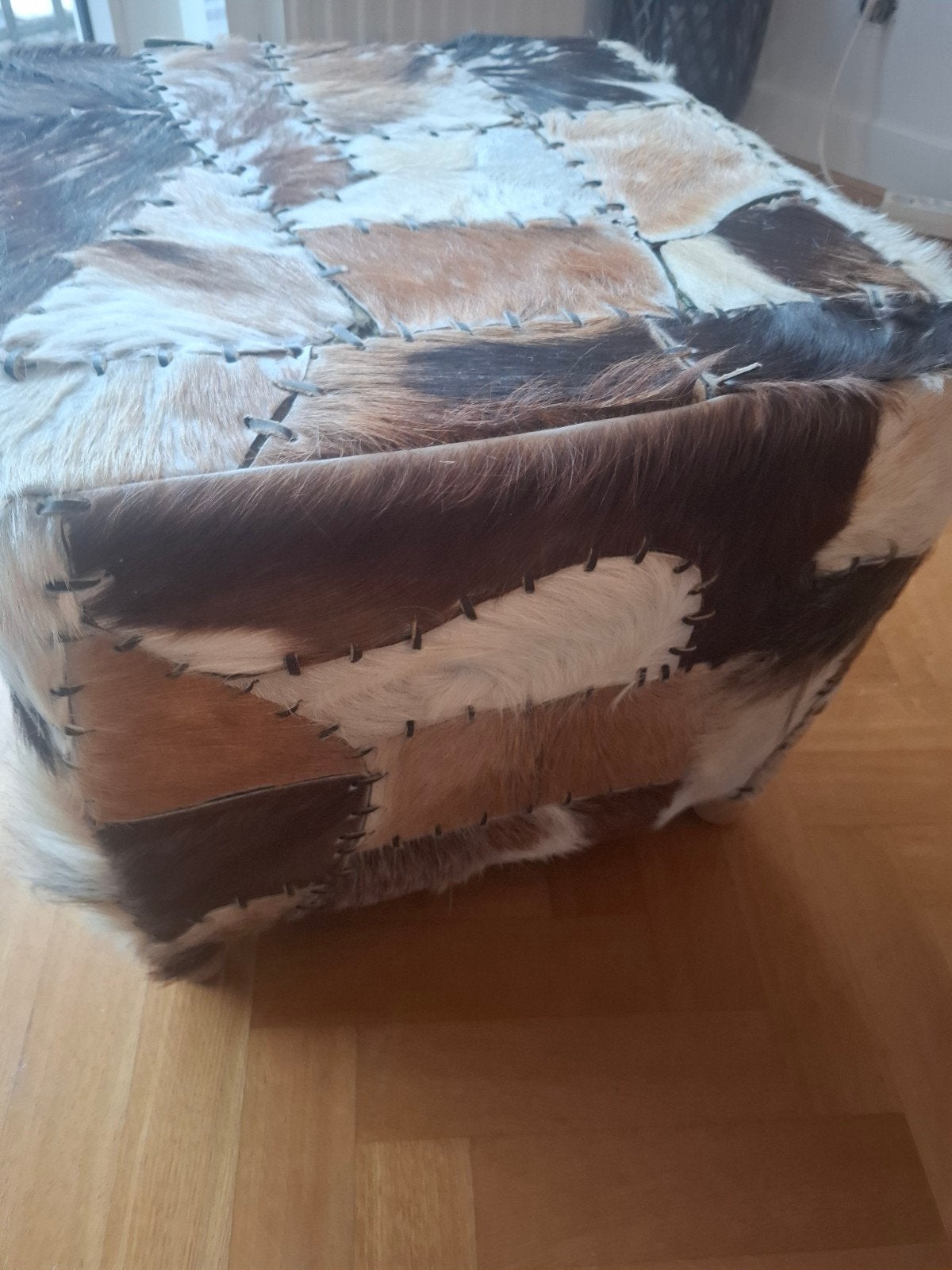 poef, bijzettafel, nachtkastje  koeienhuid patchwork, Ophalen, Minder dan 50 cm, Rond, Minder dan 50 cm
