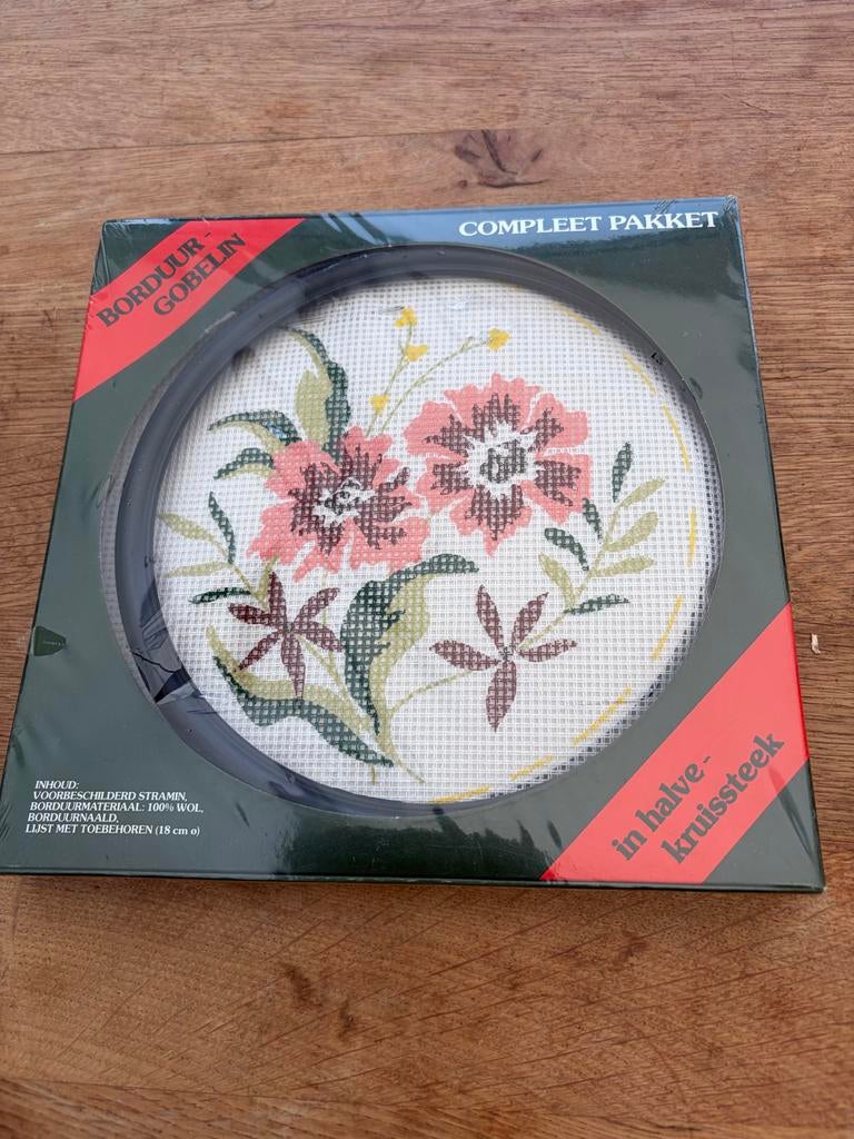 Borduurpakket Gobelin bloemen, Ophalen of Verzenden, Nieuw, Handborduren, Borduurpakket