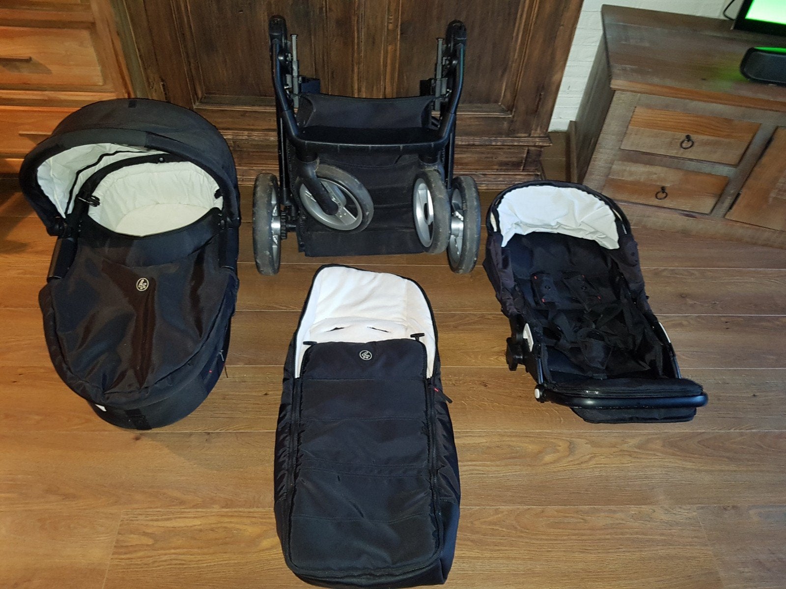Mutsy evo combi kinderwagen zwart, Ophalen, Zo goed als nieuw, Combiwagen, Mutsy
