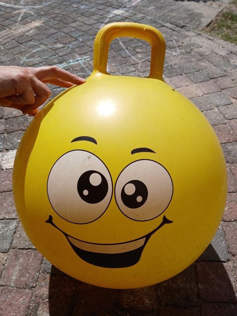 Skippybal, geel, smiley, Verzenden