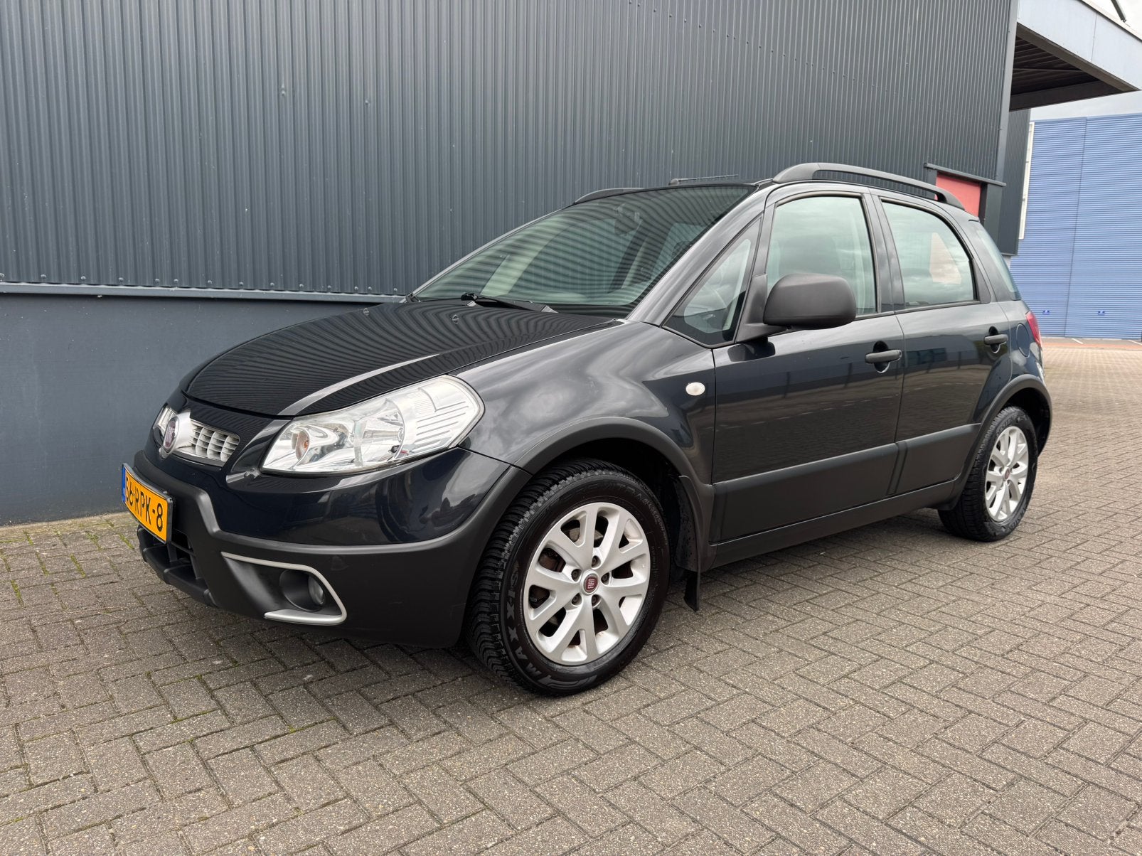 Fiat Sedici 1.6 Young 83.792 KM | Airco | Navi | Trekhaak, Voorwielaandrijving, Dealer onderhouden, Stof, Zwart