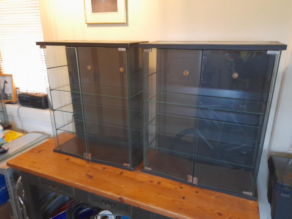 2x Ikea vitrinekast met ieder 3 glasplaatjes, Ophalen, 25 tot 50 cm, 50 tot 100 cm, Minder dan 100 cm
