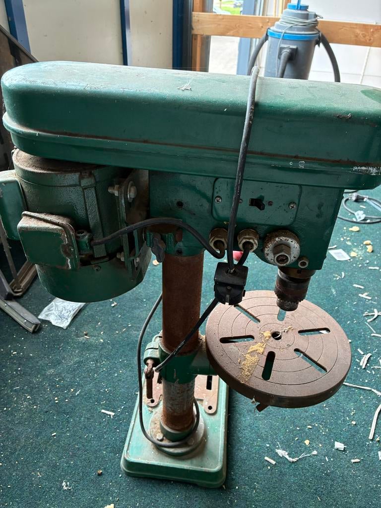 Oude kolomboormachine - werking onbekend, Doe-het-zelf en Verbouw, Ophalen, Gebruikt, Minder dan 400 watt, Kolomboormachine