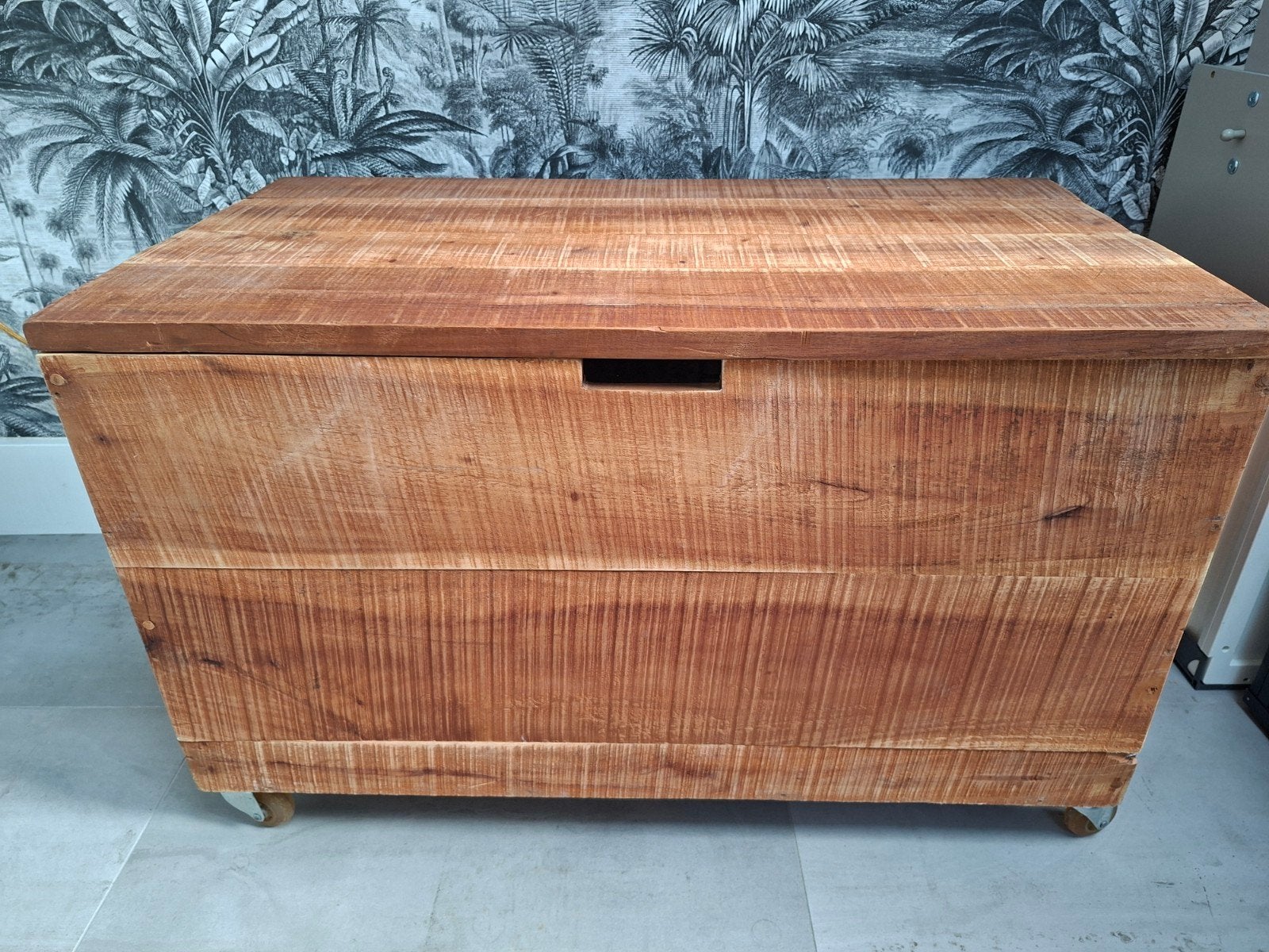 Mooie houten kist gratis af te halen (reparatie nodig), Ophalen