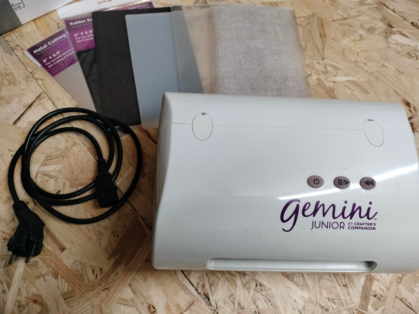 Gemini Junior Snij- en Embossingmachine, Hobby en Vrije tijd, Ophalen of Verzenden, Zo goed als nieuw, Kunststof, Machine