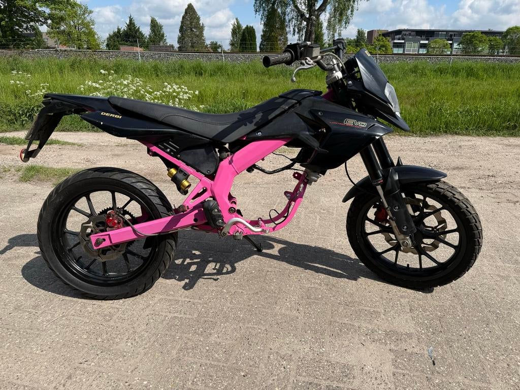 Derbi DRD Evo Limited Edition Rollend Frame met Kenteken, 6 versnellingen, Gebruikt, Derbi, Maximaal 45 km/u