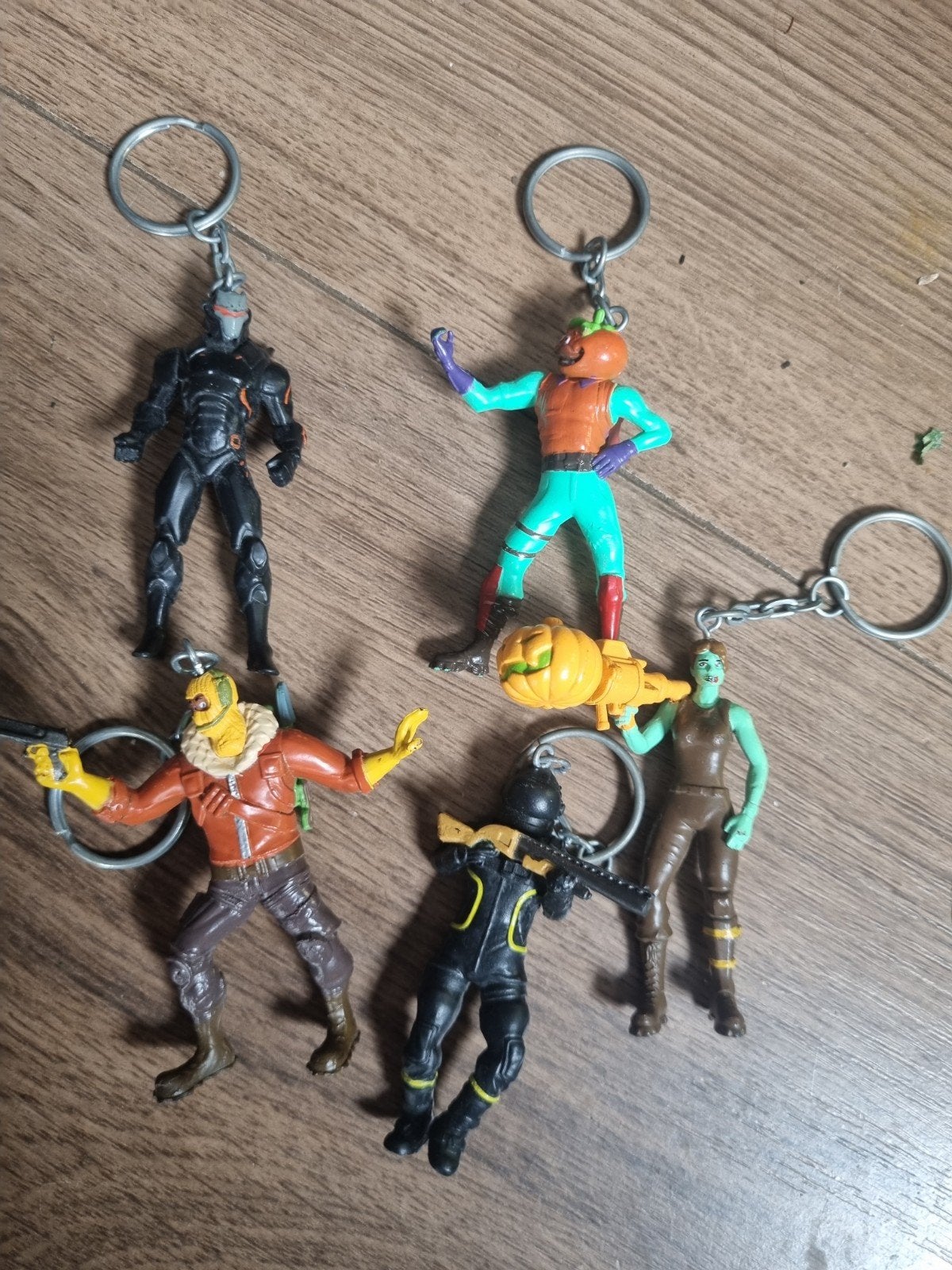 Fortnite sleutelhangers, Ophalen