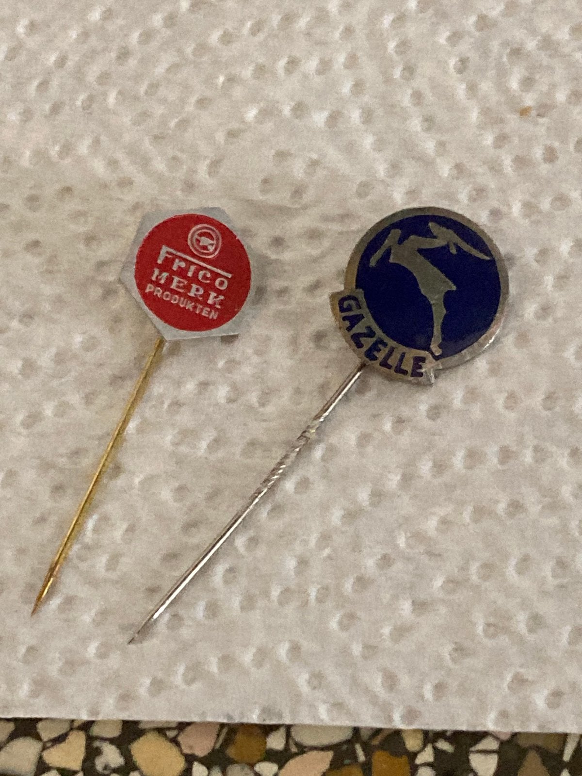 Speldjes, Verzamelen, Speldjes, Pins en Buttons, Ophalen of Verzenden, Gebruikt, Overige onderwerpen