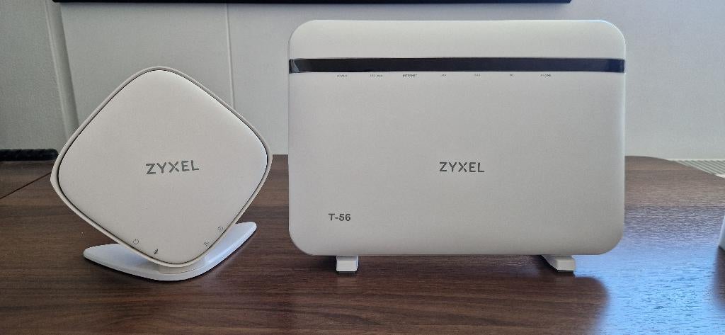 Zyxel T-56 + Zyxel WX5600-T0 WiFi 6 Router & Mesh Versterker, Ophalen of Verzenden, Zo goed als nieuw, Router, Zyxel T56