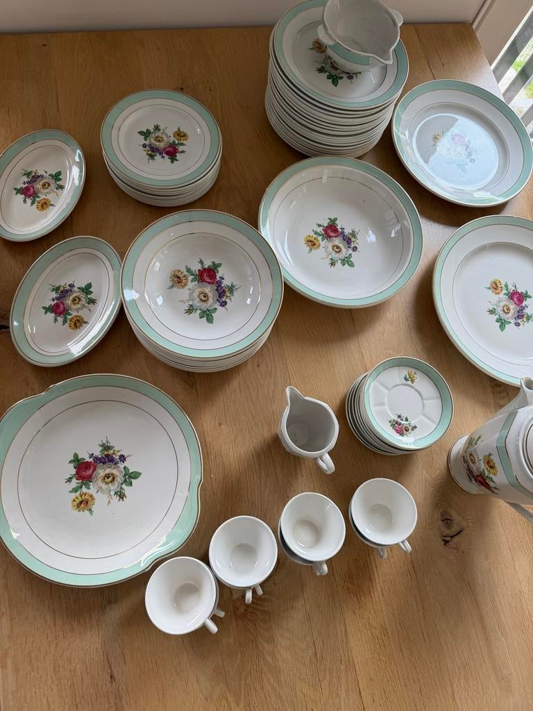 Badonviller Vintage Servies met Bloemmotief en Gouden Rand, Ophalen of Verzenden