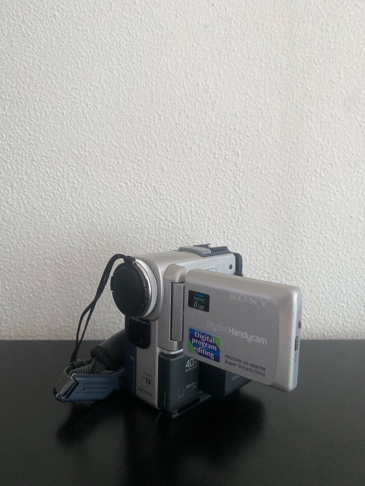 Sony Digital Handycam DCR-TRV14E - Zo goed als nieuw, Mini dv, Zo goed als nieuw, Camera, Ophalen of Verzenden