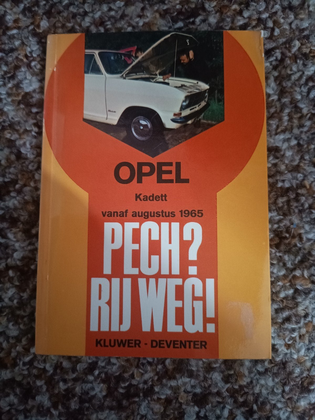 Opel Kadett: Pech? Rij Weg! vanaf augustus 1965, Boeken, Ophalen, Gelezen, Opel