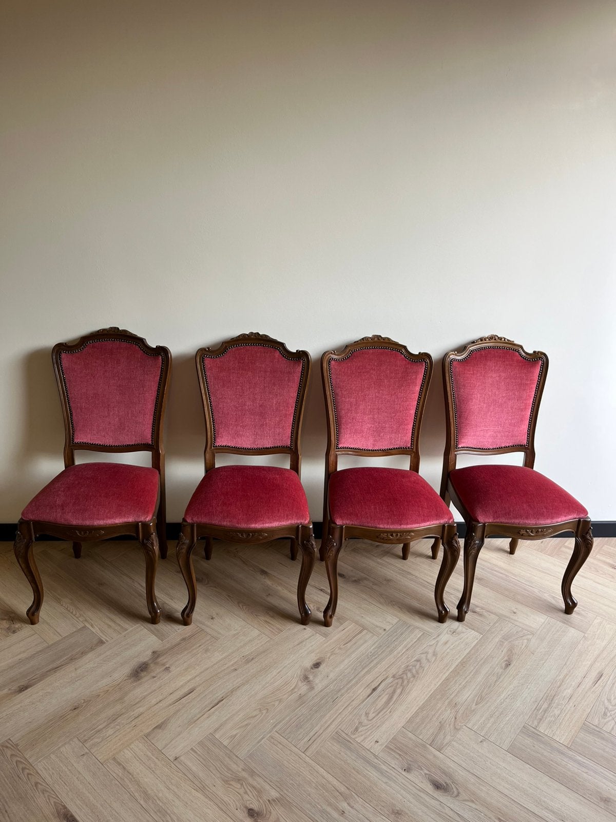 4 mooie antieke elegante stoelen met houtsnijwerk, Ophalen
