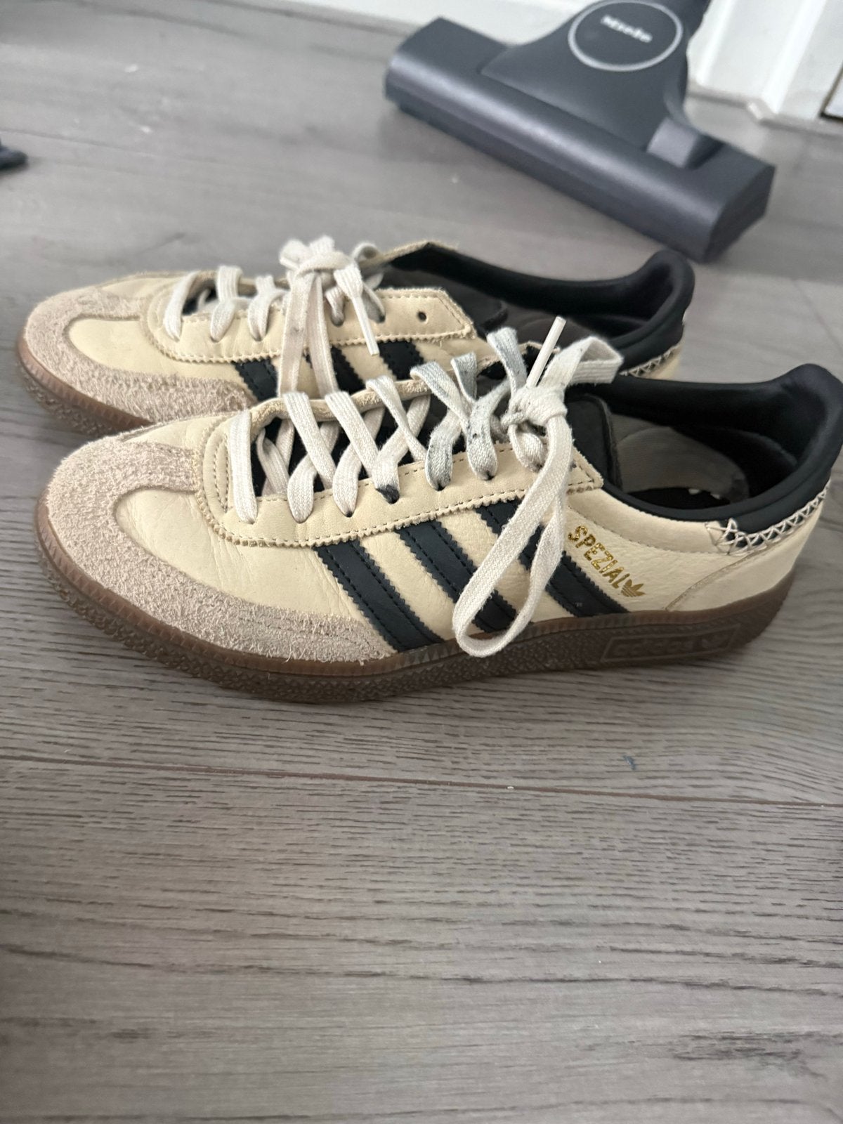 Adidas Spezial sneakers - Zo goed als nieuw, Ophalen of Verzenden, Zo goed als nieuw, Beige, Sneakers of Gympen