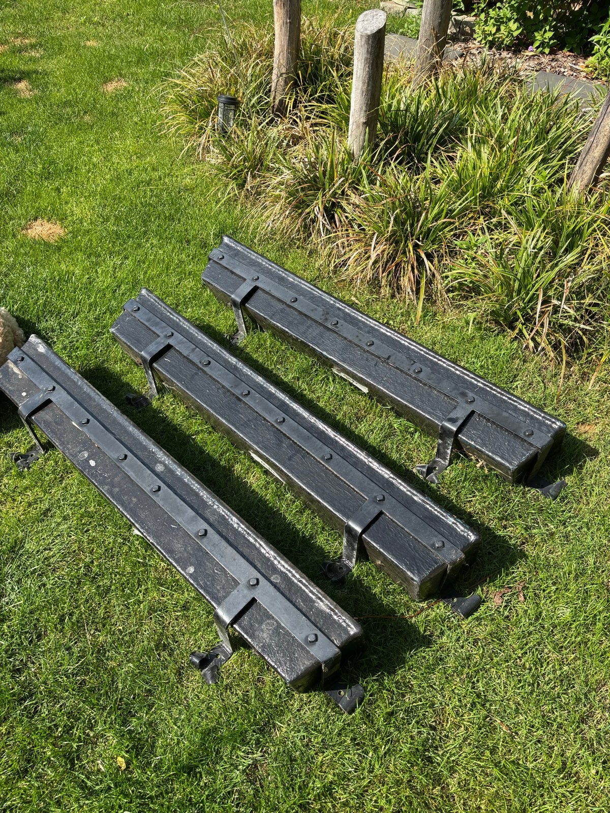 3 zwarte muur bloembakken incl. gietijzeren beugels, Ophalen, Kunststof, Gebruikt, Minder dan 30 cm