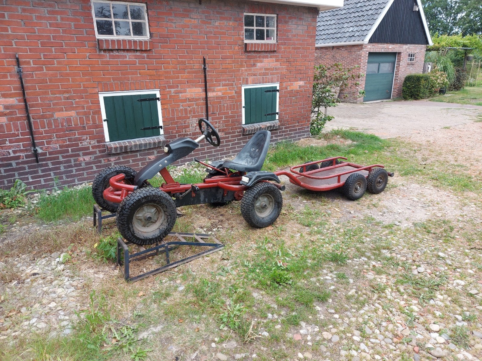zeer nette mammoet schelter te koop, Ophalen of Verzenden, Zo goed als nieuw