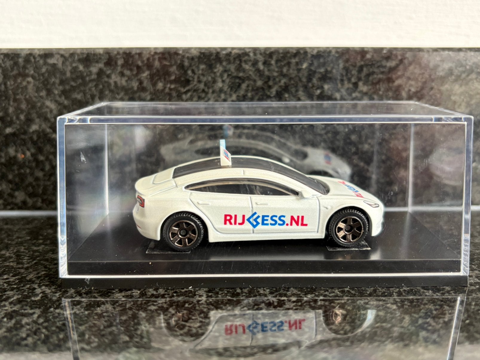 Tesla matchbox leswagen rijschool lesauto rijless, Verzenden, Nieuw, Auto