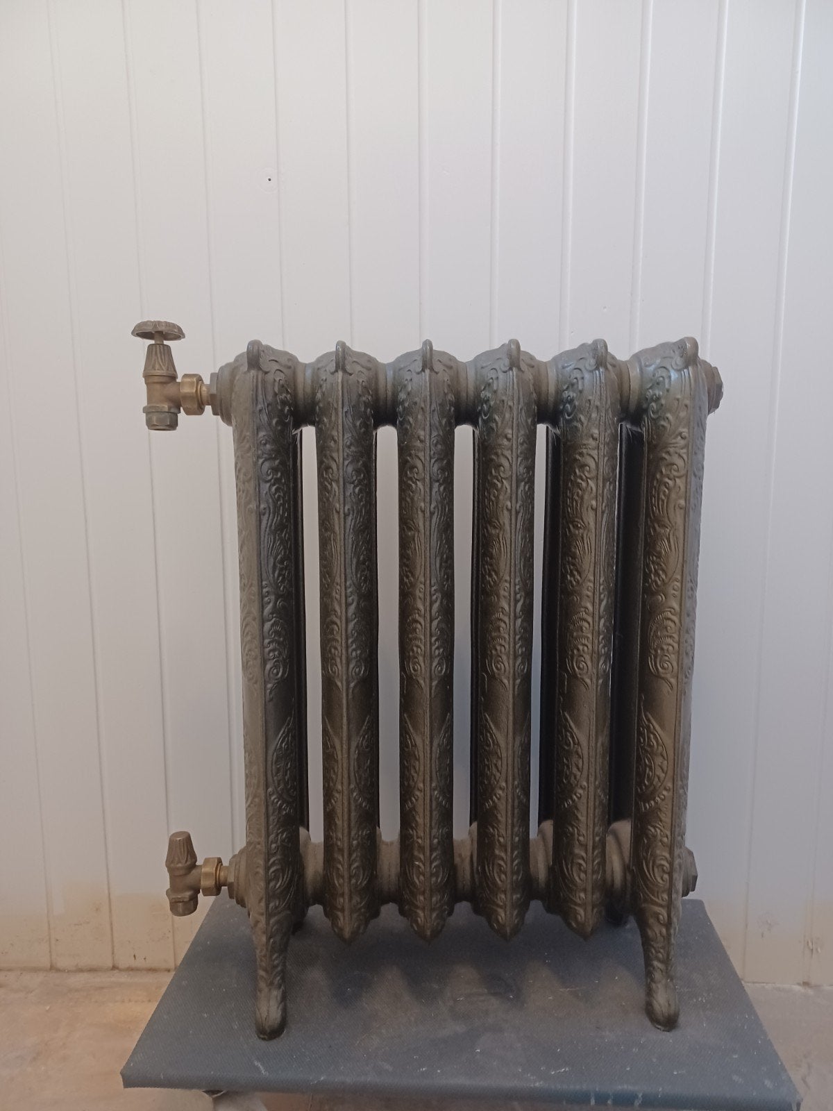 Klassieke DRL gietijzeren kolomradiator, Ophalen, 30 tot 80 cm, Gebruikt, Radiator