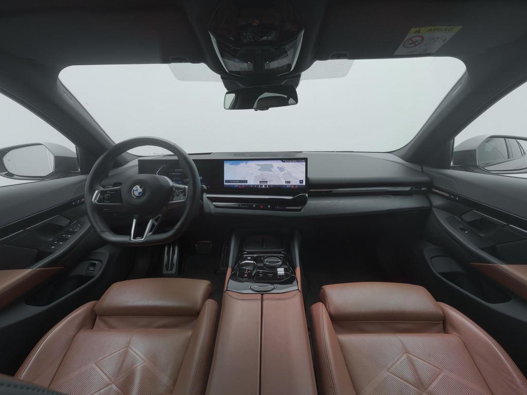 BMW 5-serie 520i 208 PK M-Sport | LED | Leder | Mat Grijs in, Auto's, Automaat, 1998 cc, Achterwielaandrijving, Gebruikt