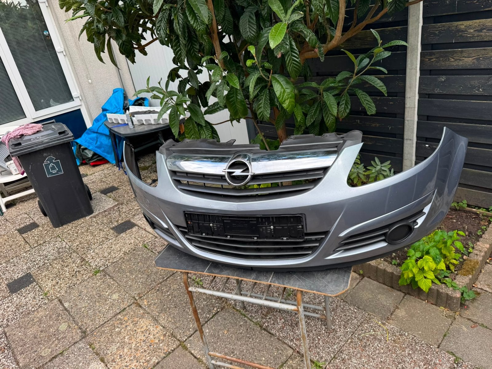 Opel Corsa D Voorbumper  - Grijs/blauw Z163- Gebruikt, Gebruikt, Voor, Opel, Ophalen of Verzenden