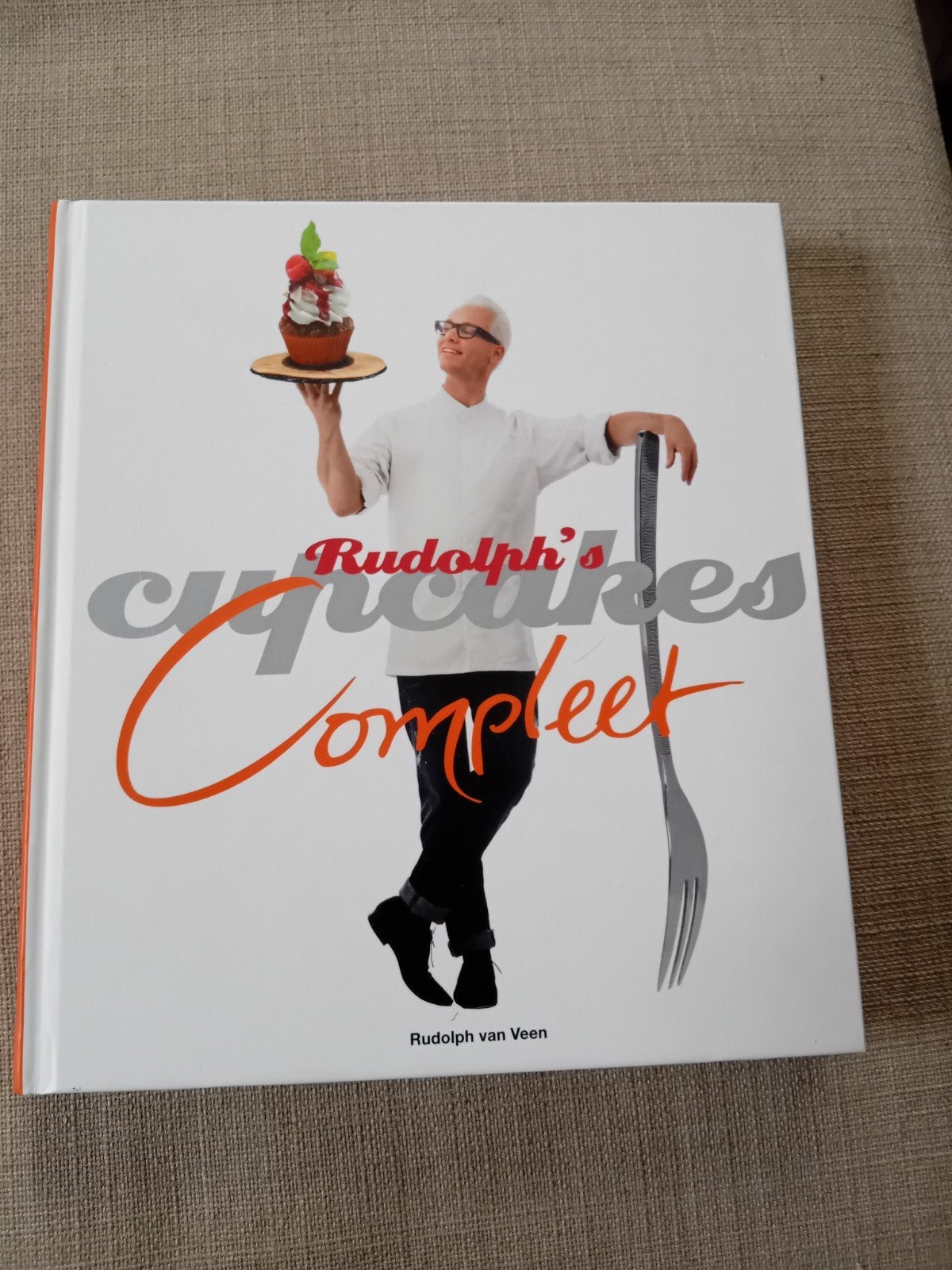 Rudolph's Cupcakes Compleet - Rudolph van Veen, Taart, Gebak en Desserts, Ophalen of Verzenden, Zo goed als nieuw, Rudolph van Veen