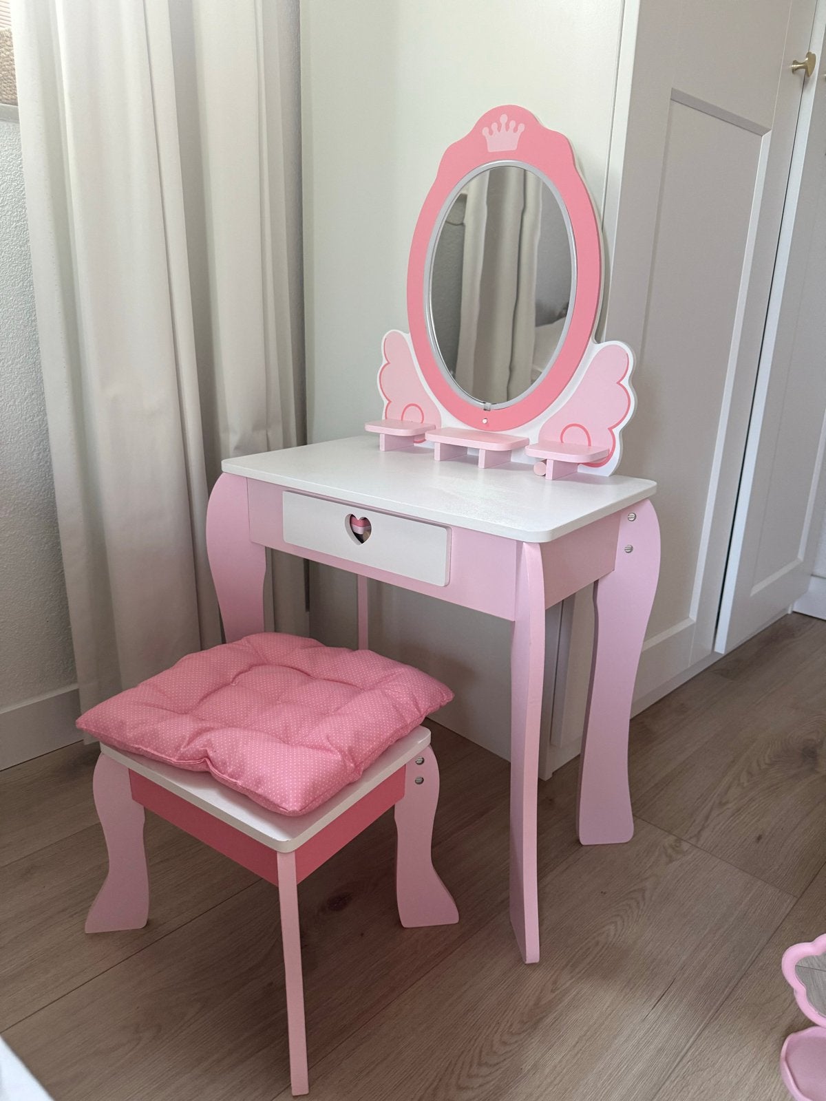 Roze kaptafel met spiegel en krukje voor kinderen, Ophalen, Zo goed als nieuw, Tafel