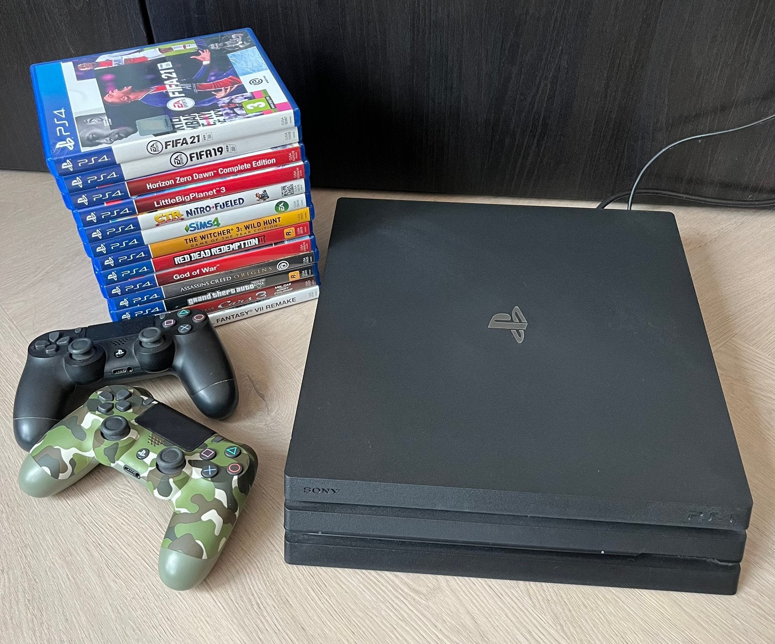 Playstation 4 pro met 13 spellen, Spelcomputers en Games, Ophalen, Met games, Met 2 controllers, Zo goed als nieuw