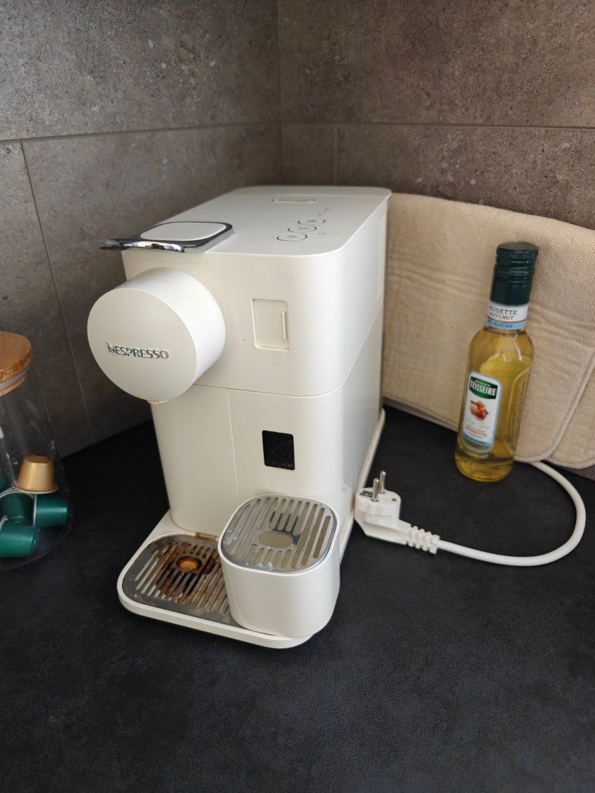 DeLonghi Nespresso Lattissima One EN510.W - Defect, Witgoed en Apparatuur, Koffiezetapparaten, Gebruikt, Koffiemachine, Ophalen of Verzenden