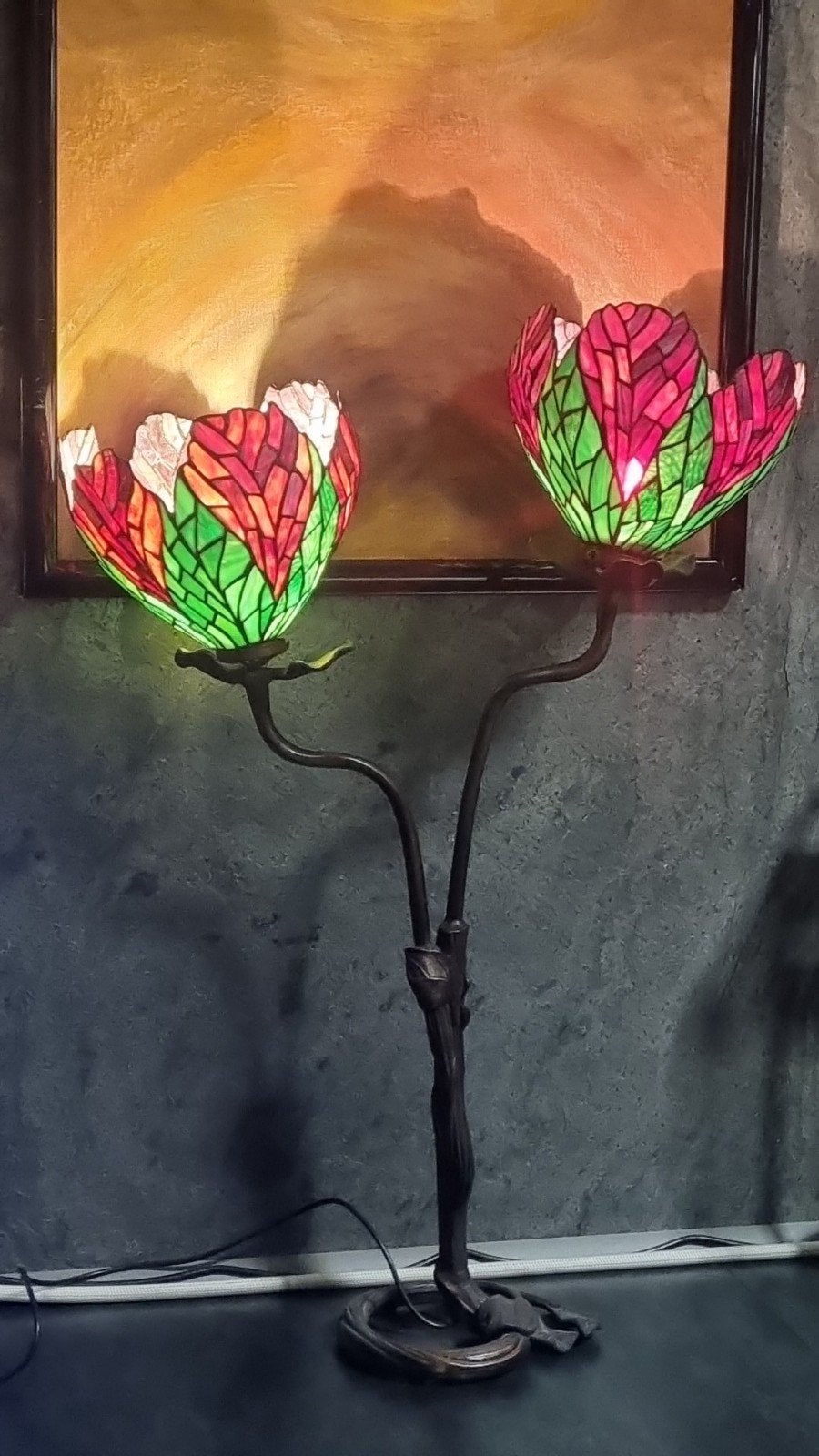Prachtige Tiffany Stijl Vloerlamp met Dubbele Bloemenkap, Ophalen, 100 tot 150 cm, E14 (klein), Zo goed als nieuw
