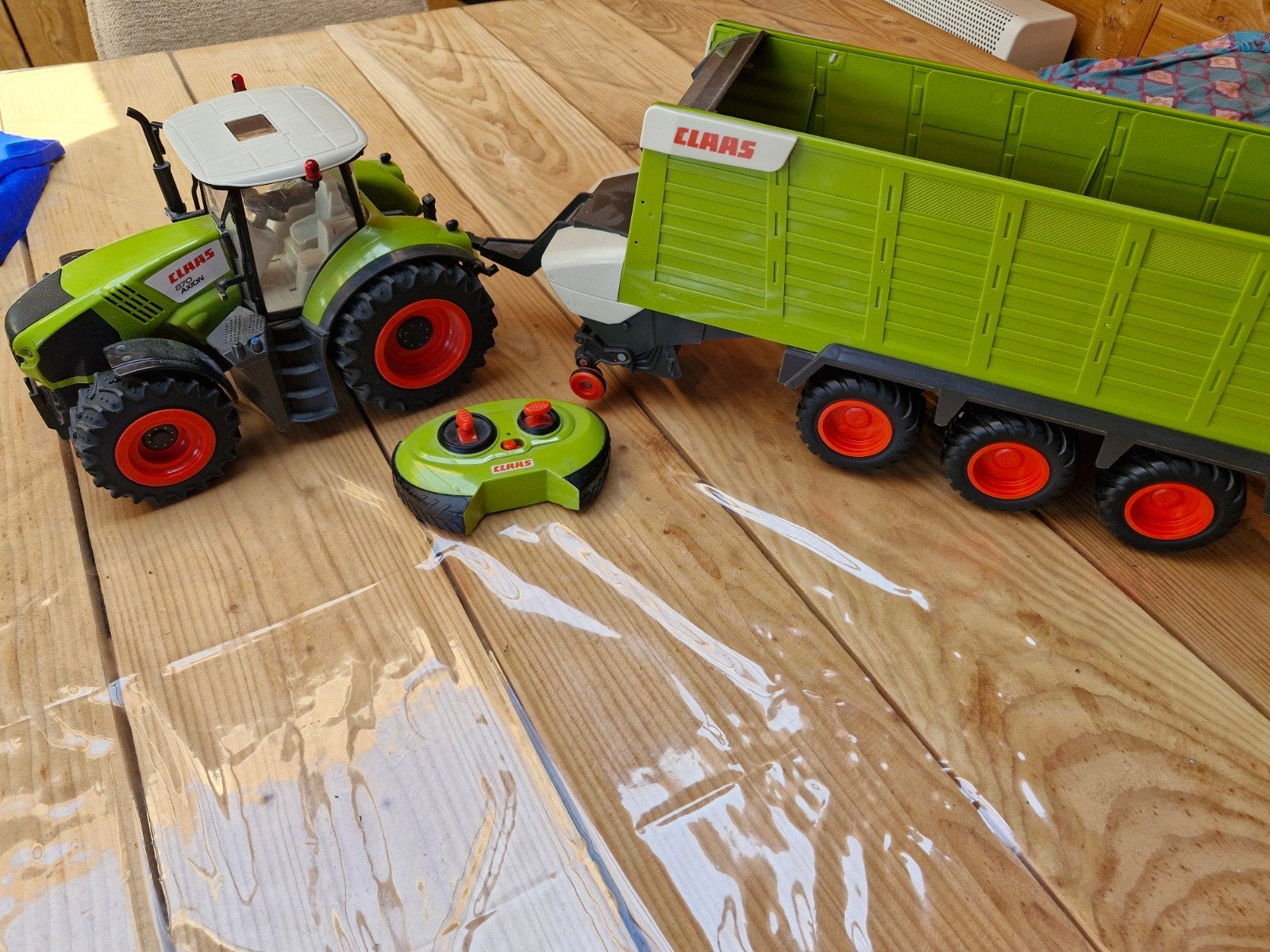 Claas Axion 870 RC Bestuurbare Tractor met aanhanger, Elektro, Auto offroad, Ophalen of Verzenden, Zo goed als nieuw