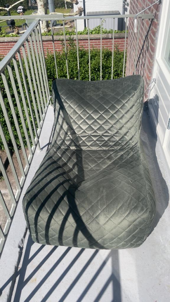 Satijne zitpoef, Tuin en Terras, Tuinstoelen, Ophalen, Zo goed als nieuw