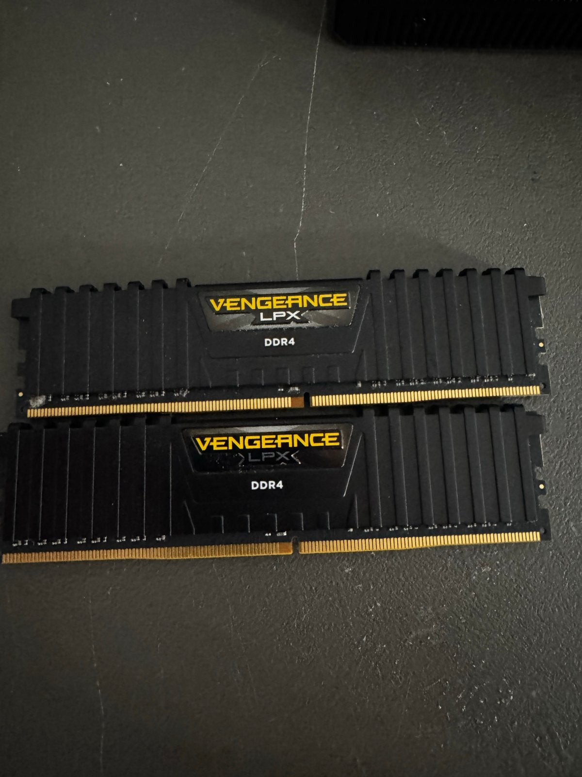 Foto 2 van Corsair Vengeance LPX DDR4 RAM 64GB (4x16GB) 3200MHz