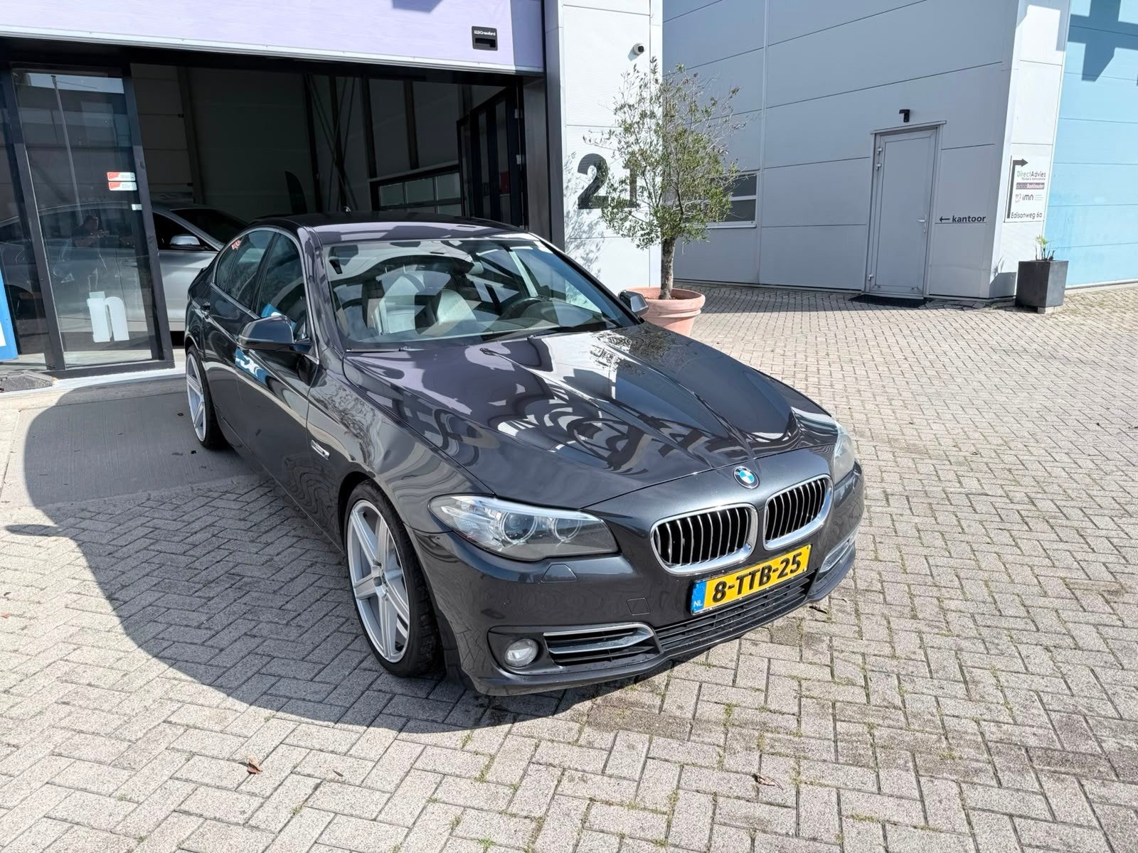 BMW 5-serie 520i Luxury Line Facelift! NIEUWSTAAT! INRUIL MO, Automaat, Achterwielaandrijving, Gebruikt, 4 cilinders