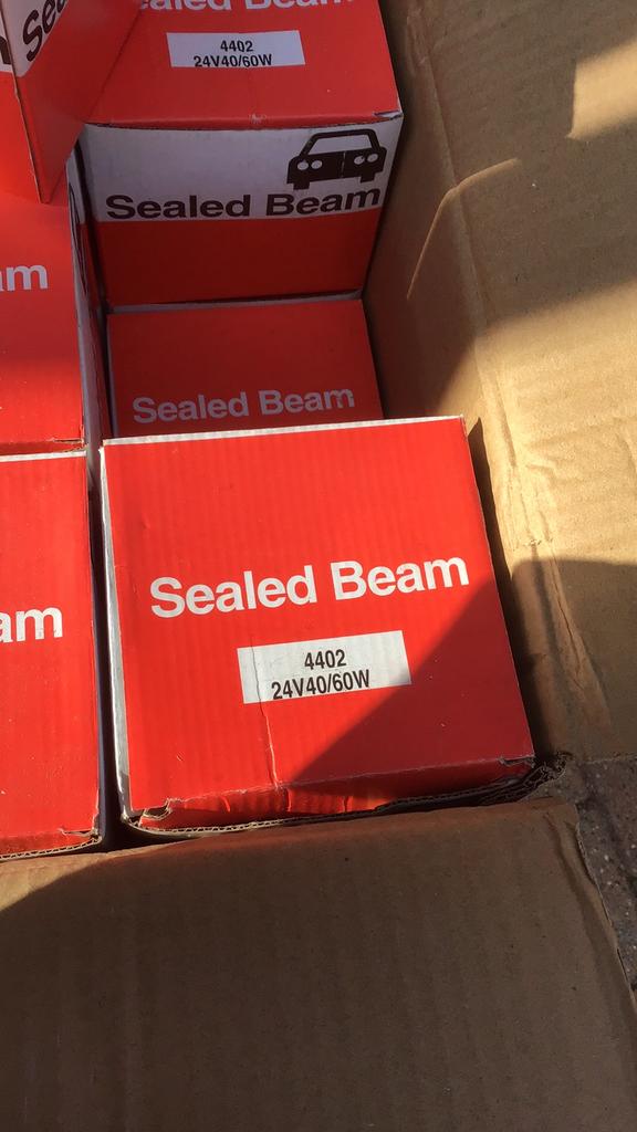 Sealed Beam 4402 24volt rond type 12 stuks  € 20,00, Auto-onderdelen, Ophalen of Verzenden, Nieuw